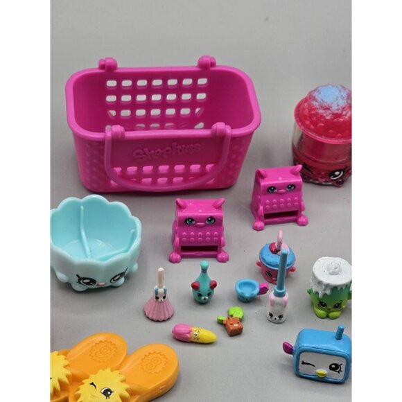 Shopkins 22 Pc Assorted Toy Lot - Picture 3 of 8